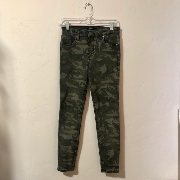 STS Blue Camo Ellie High Rise Ankle Jeans - Picture 4 of 10